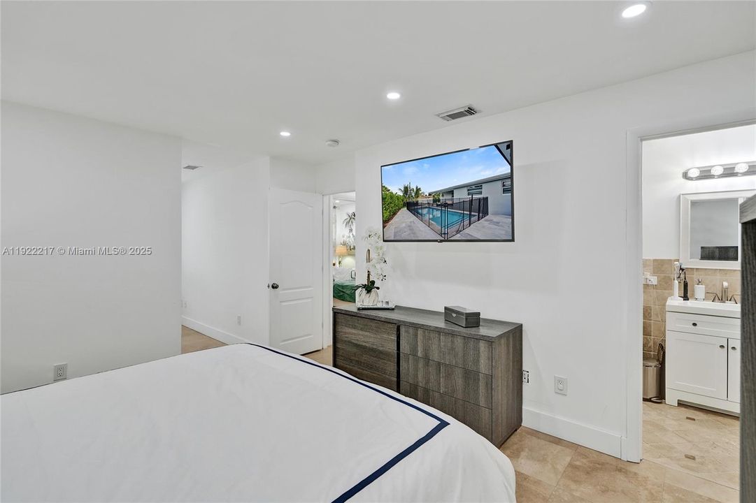 待售: $895,000 (3 贝兹, 2 浴室, 1613 平方英尺)