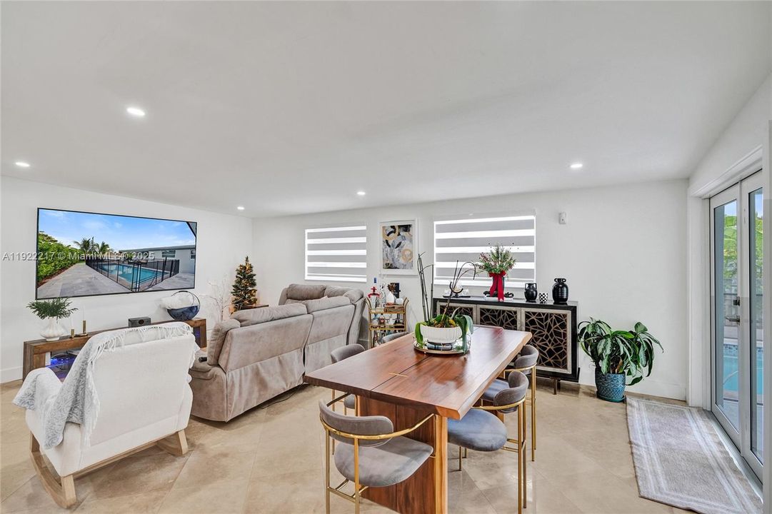 待售: $895,000 (3 贝兹, 2 浴室, 1613 平方英尺)