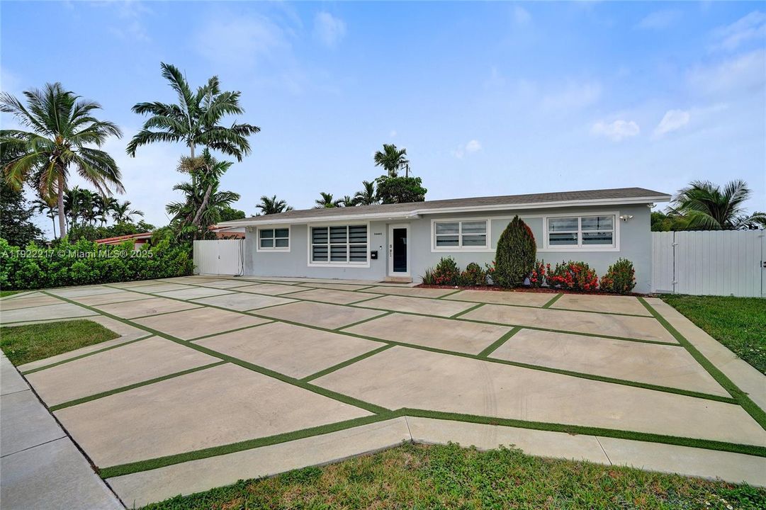 待售: $895,000 (3 贝兹, 2 浴室, 1613 平方英尺)