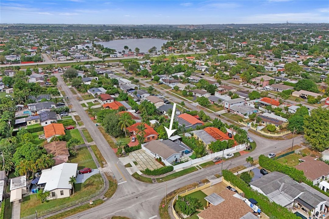 待售: $895,000 (3 贝兹, 2 浴室, 1613 平方英尺)