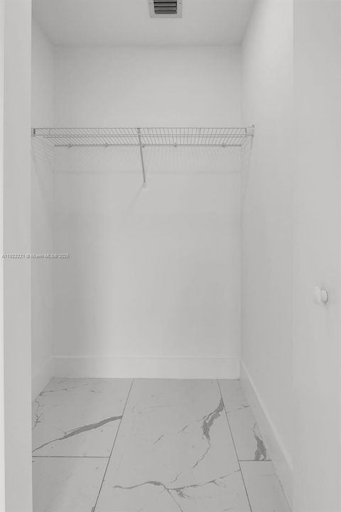 For Rent: $3,000 (2 beds, 2 baths, 931 Square Feet)