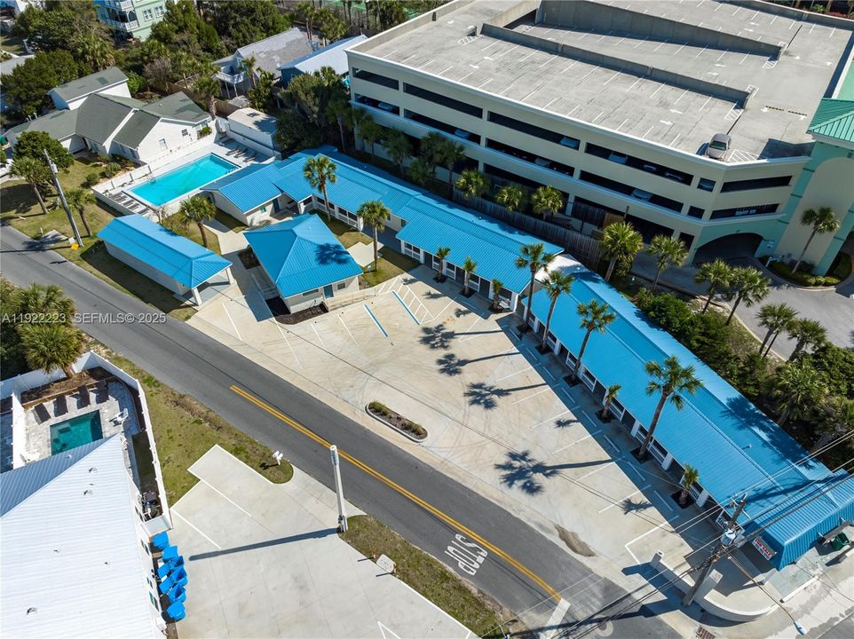 出租: $1,325 (0 贝兹, 1 浴室, 200 平方英尺)