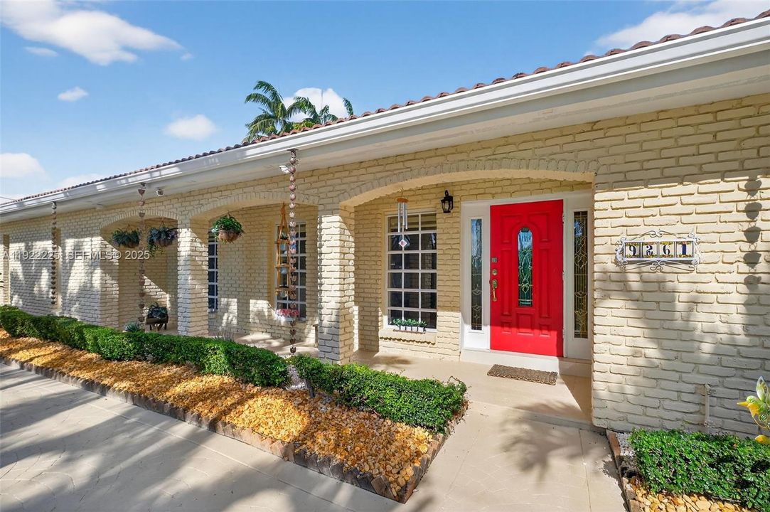 En Venta: $1,750,000 (3 camas, 3 baños, 2672 Pies cuadrados)