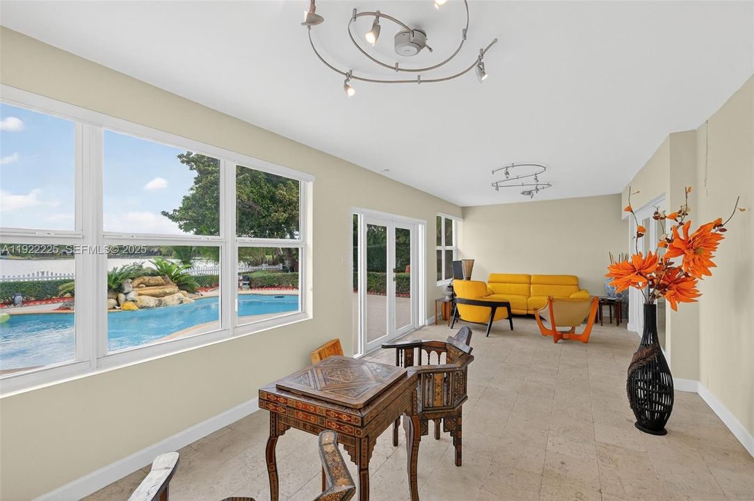 En Venta: $1,750,000 (3 camas, 3 baños, 2672 Pies cuadrados)