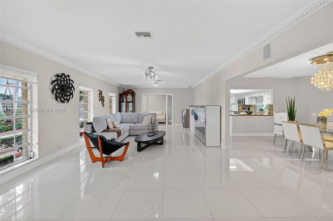 En Venta: $1,750,000 (3 camas, 3 baños, 2672 Pies cuadrados)