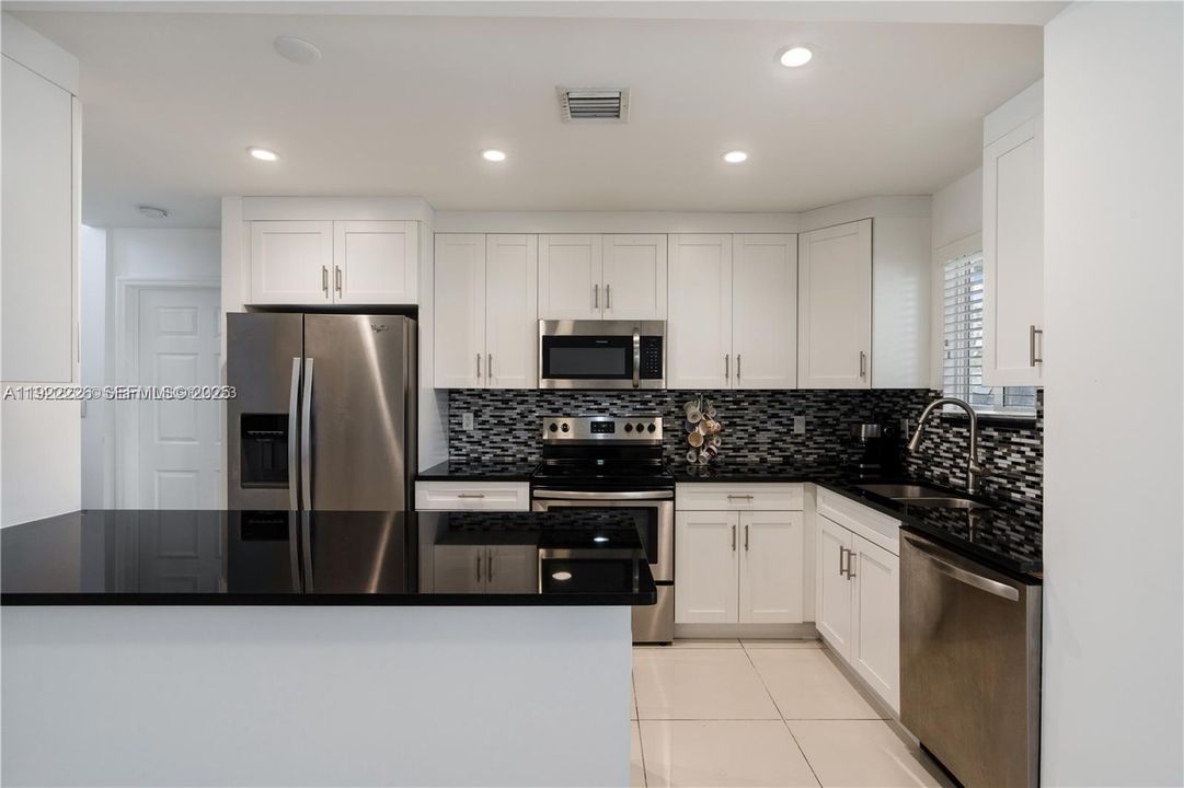 На продажу: $550,000 (4 спален, 3 ванн, 1476 Квадратных фут)