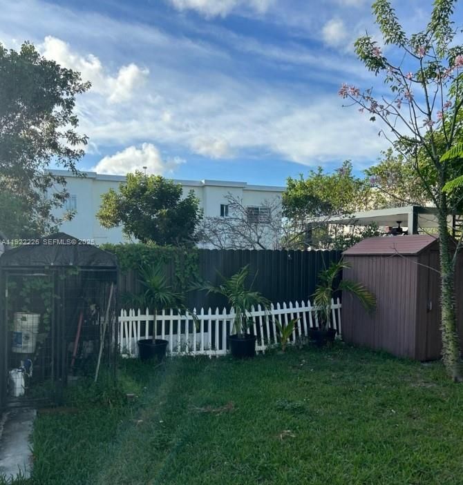 На продажу: $550,000 (4 спален, 3 ванн, 1476 Квадратных фут)