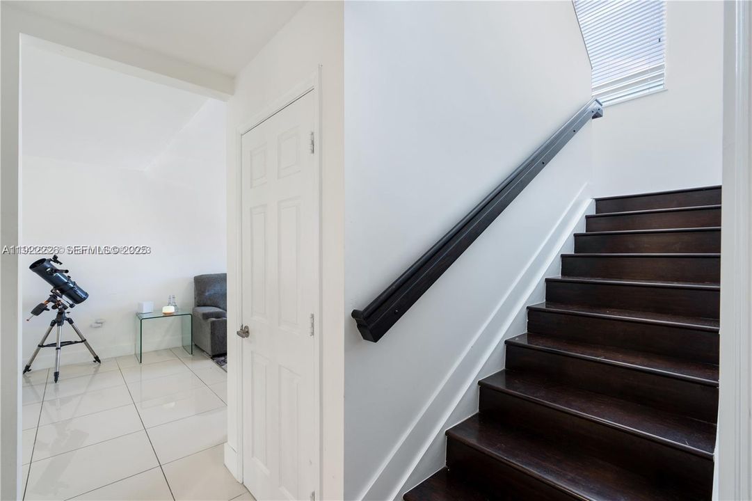 На продажу: $550,000 (4 спален, 3 ванн, 1476 Квадратных фут)