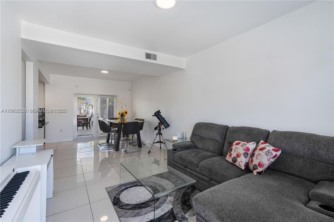 На продажу: $550,000 (4 спален, 3 ванн, 1476 Квадратных фут)