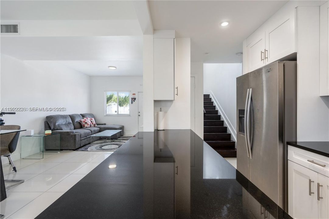 На продажу: $550,000 (4 спален, 3 ванн, 1476 Квадратных фут)