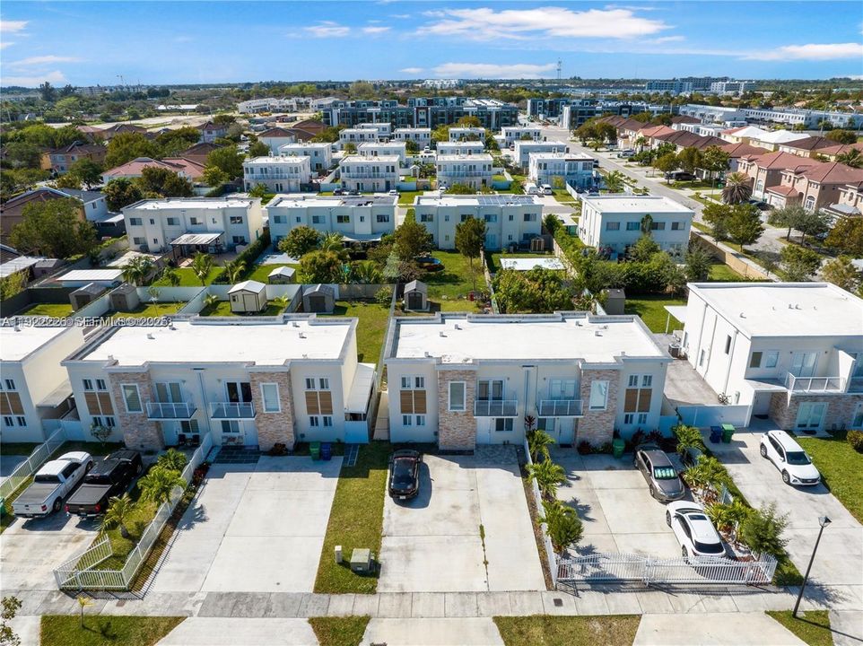 На продажу: $550,000 (4 спален, 3 ванн, 1476 Квадратных фут)