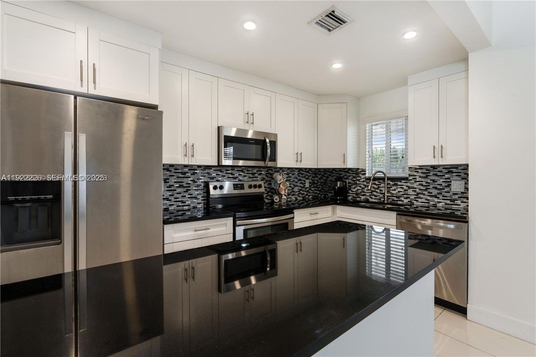 На продажу: $550,000 (4 спален, 3 ванн, 1476 Квадратных фут)