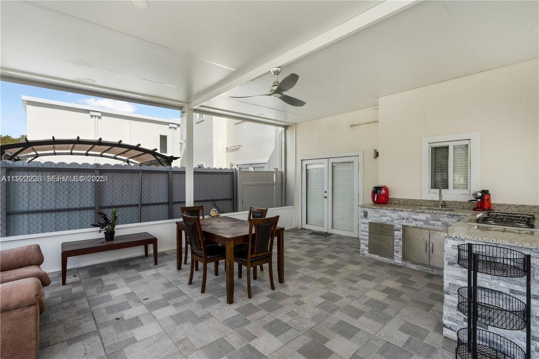 На продажу: $550,000 (4 спален, 3 ванн, 1476 Квадратных фут)