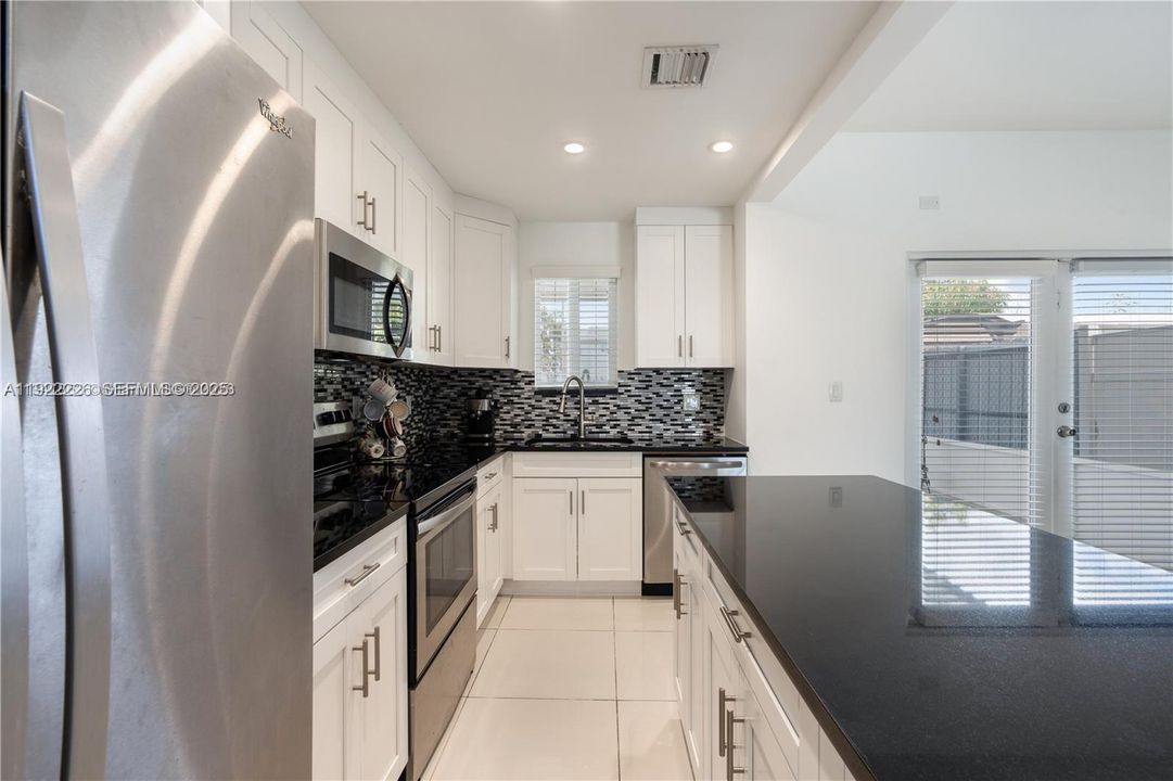 На продажу: $550,000 (4 спален, 3 ванн, 1476 Квадратных фут)