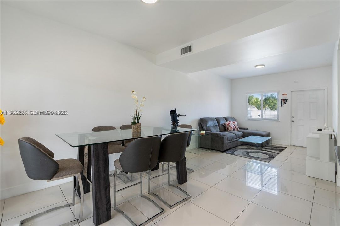 На продажу: $550,000 (4 спален, 3 ванн, 1476 Квадратных фут)