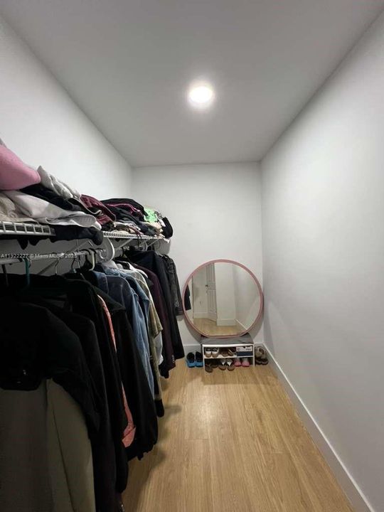 待售: $280,000 (2 贝兹, 1 浴室, 1086 平方英尺)