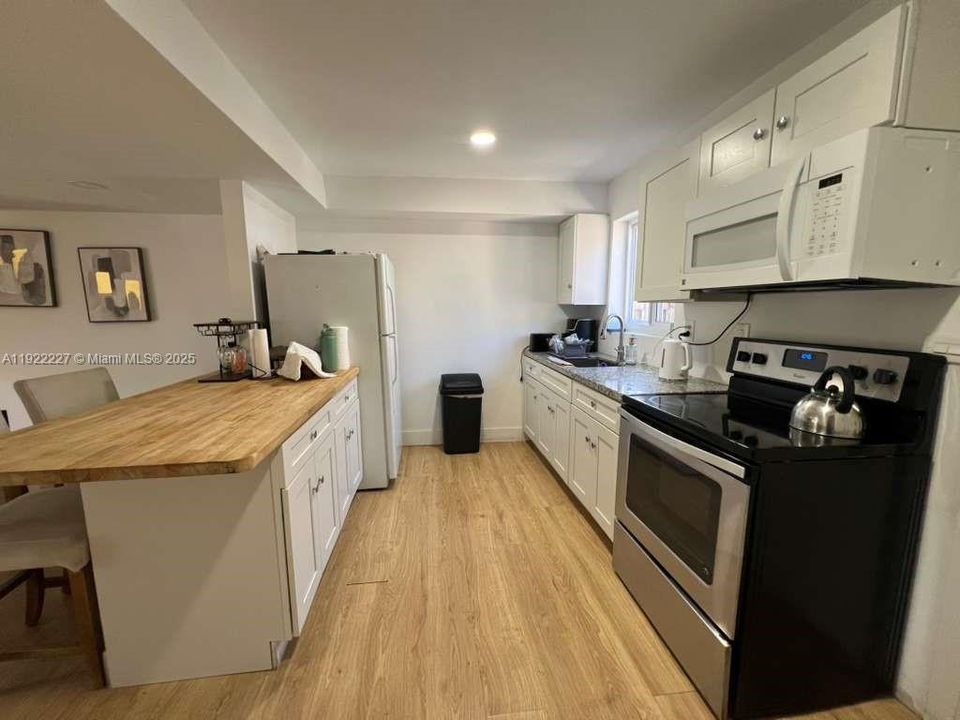 待售: $280,000 (2 贝兹, 1 浴室, 1086 平方英尺)