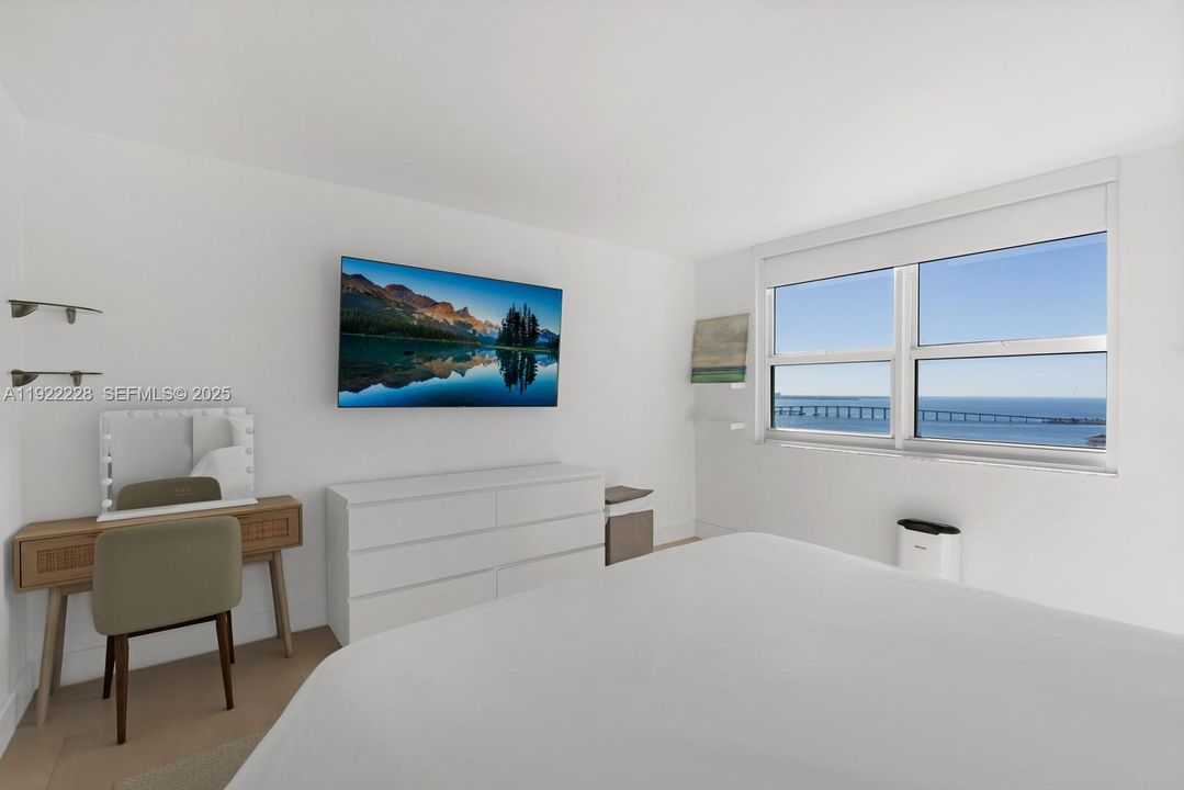 En Venta: $699,000 (2 camas, 2 baños, 1140 Pies cuadrados)