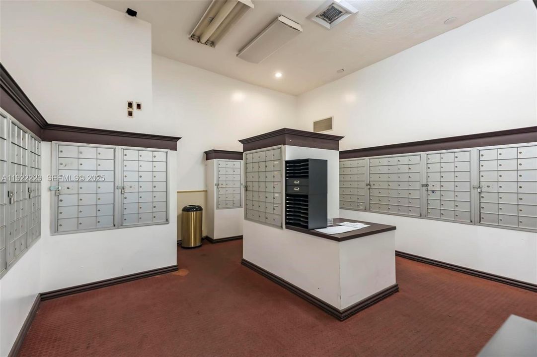 На продажу: $100,000 (0 спален, 1 ванн, 360 Квадратных фут)