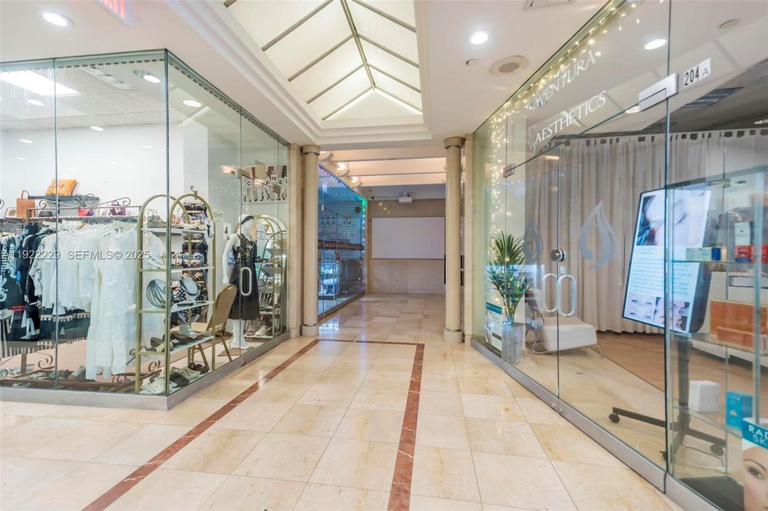 На продажу: $100,000 (0 спален, 1 ванн, 360 Квадратных фут)