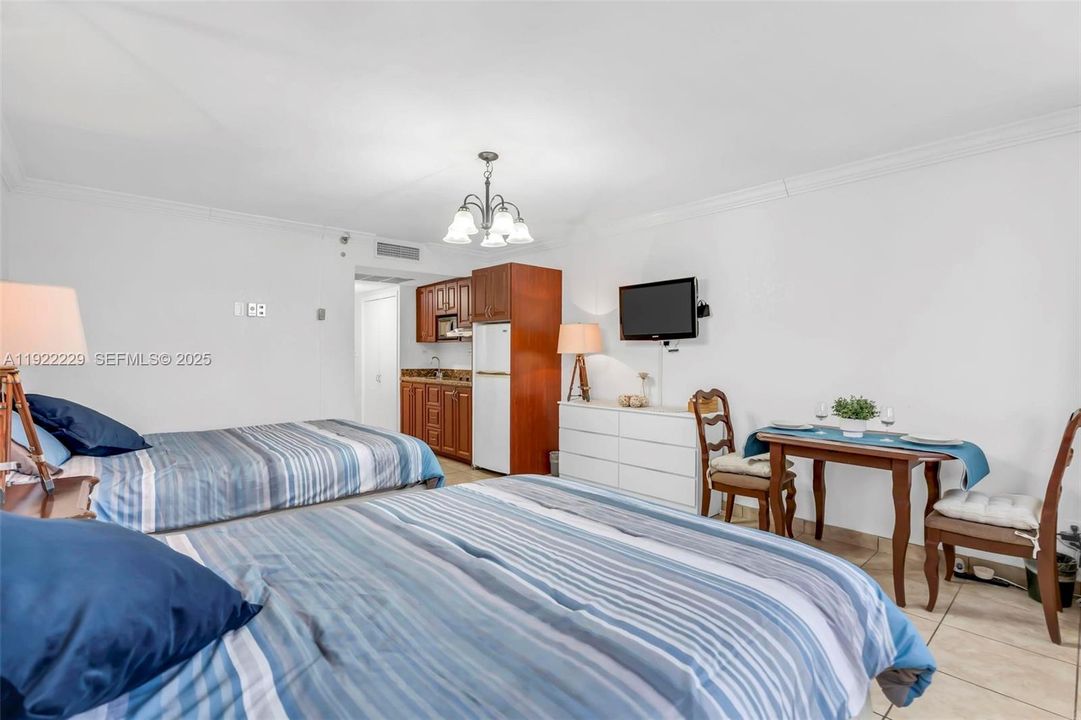 На продажу: $100,000 (0 спален, 1 ванн, 360 Квадратных фут)