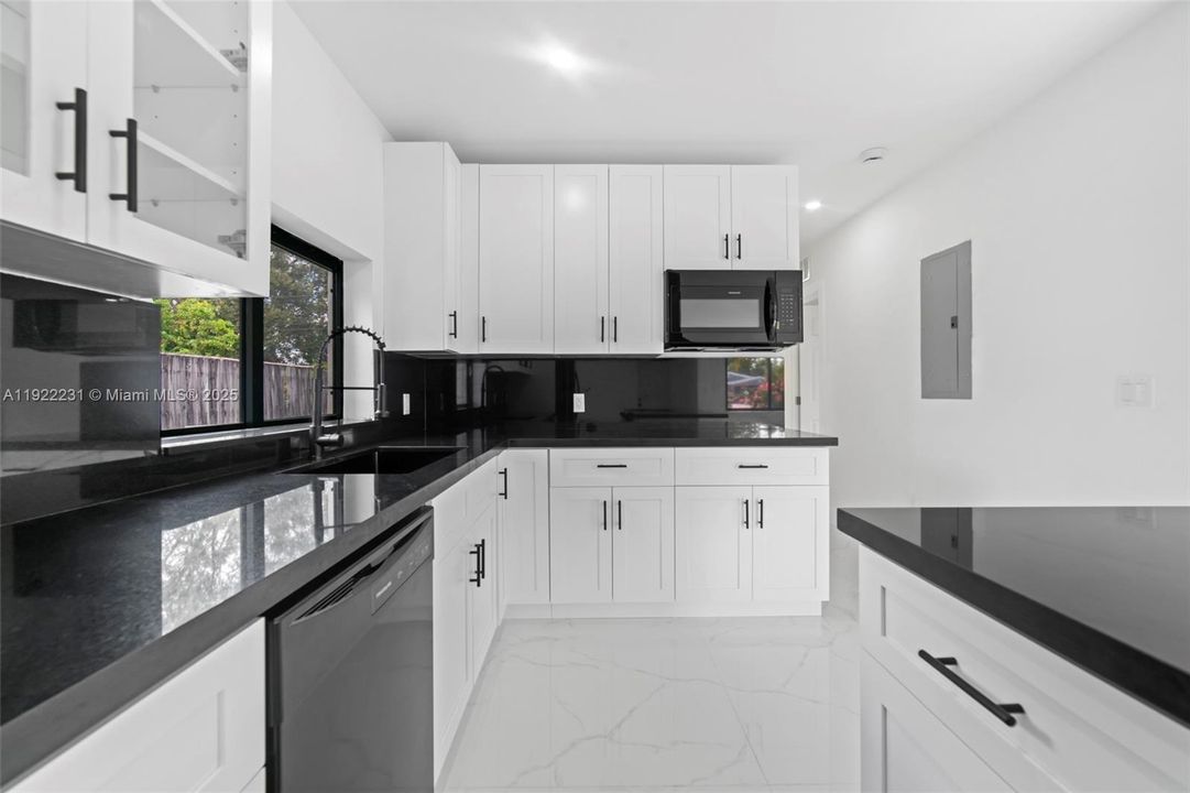 For Rent: $4,200 (4 beds, 2 baths, 1340 Square Feet)