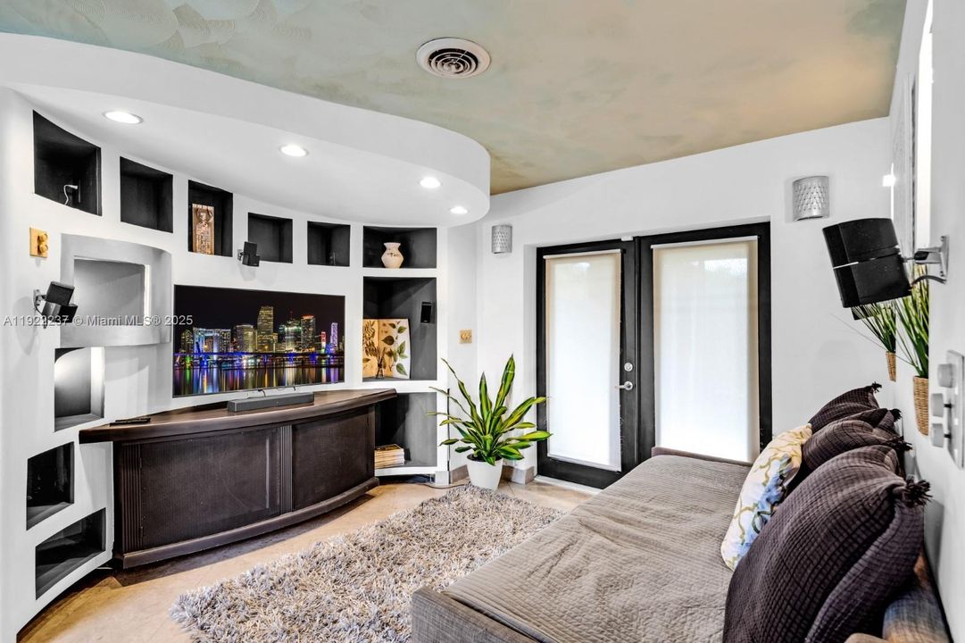 待售: $690,000 (3 贝兹, 2 浴室, 1125 平方英尺)