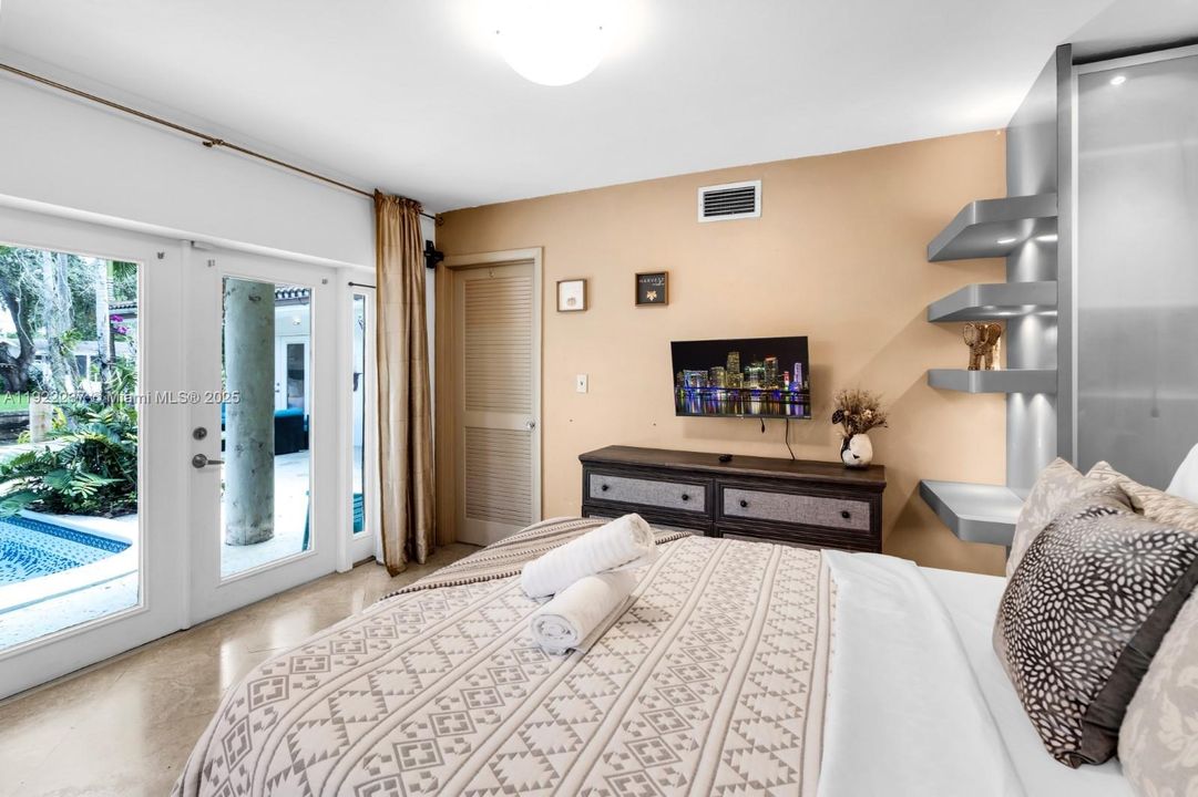 待售: $690,000 (3 贝兹, 2 浴室, 1125 平方英尺)