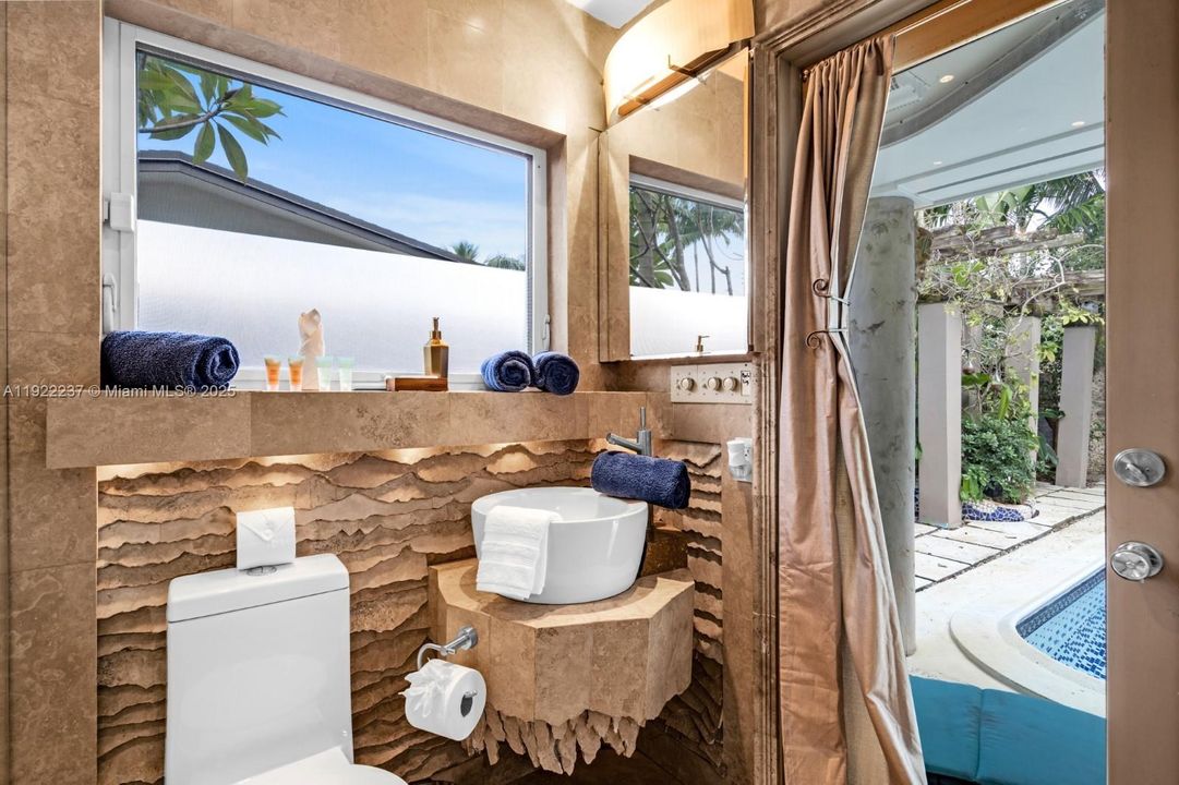 待售: $690,000 (3 贝兹, 2 浴室, 1125 平方英尺)