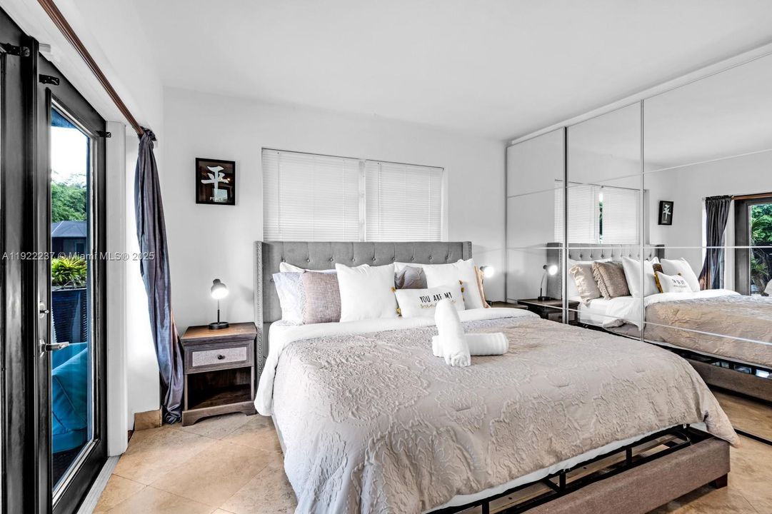 待售: $690,000 (3 贝兹, 2 浴室, 1125 平方英尺)