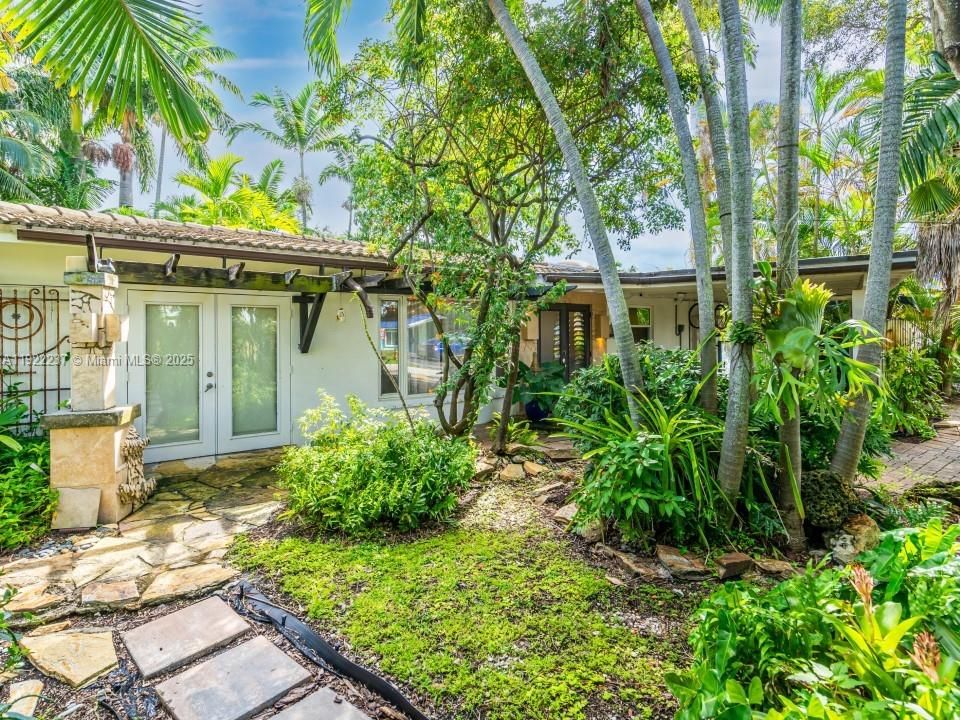 待售: $690,000 (3 贝兹, 2 浴室, 1125 平方英尺)