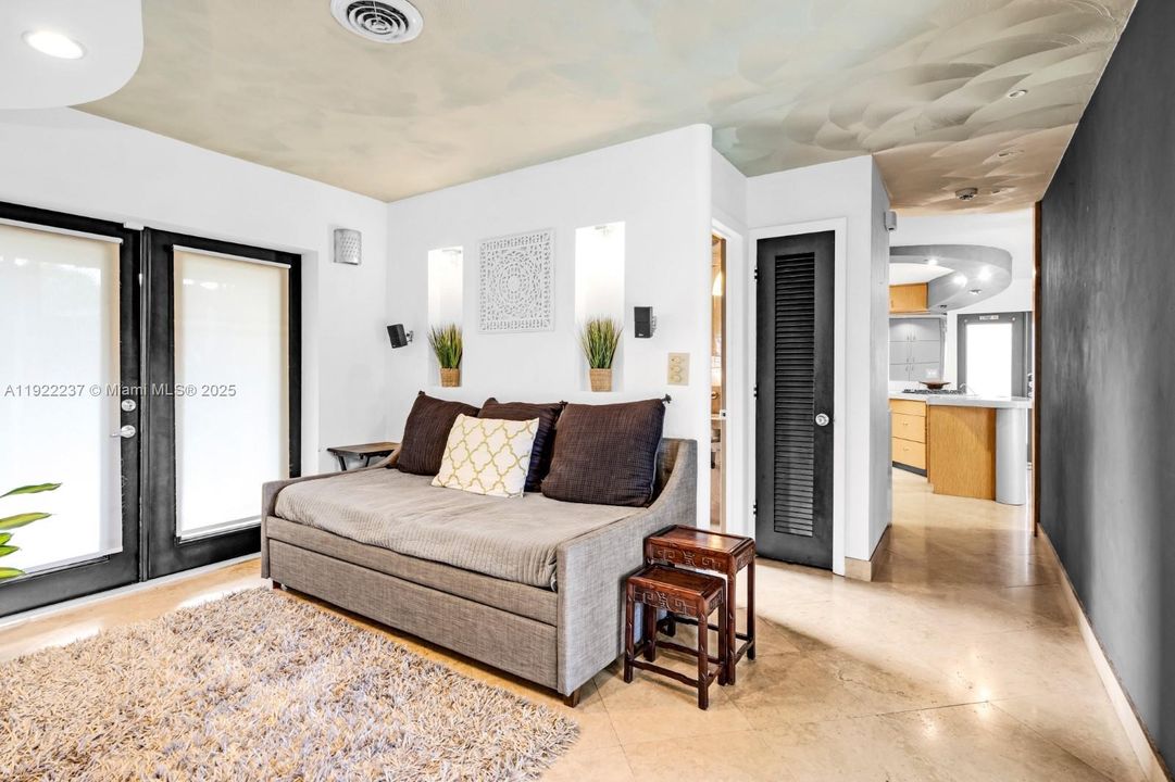 待售: $690,000 (3 贝兹, 2 浴室, 1125 平方英尺)