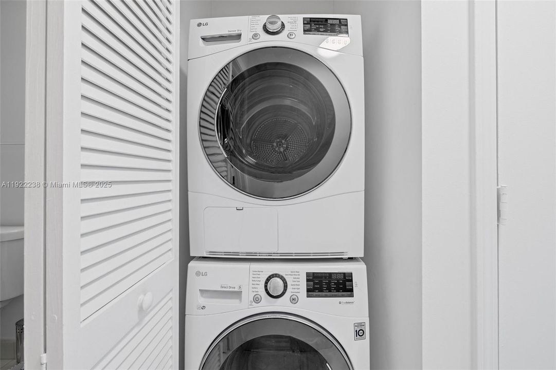 Activo con contrato: $3,400 (1 camas, 1 baños, 773 Pies cuadrados)