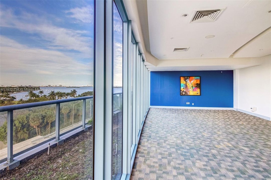 Activo con contrato: $3,400 (1 camas, 1 baños, 773 Pies cuadrados)