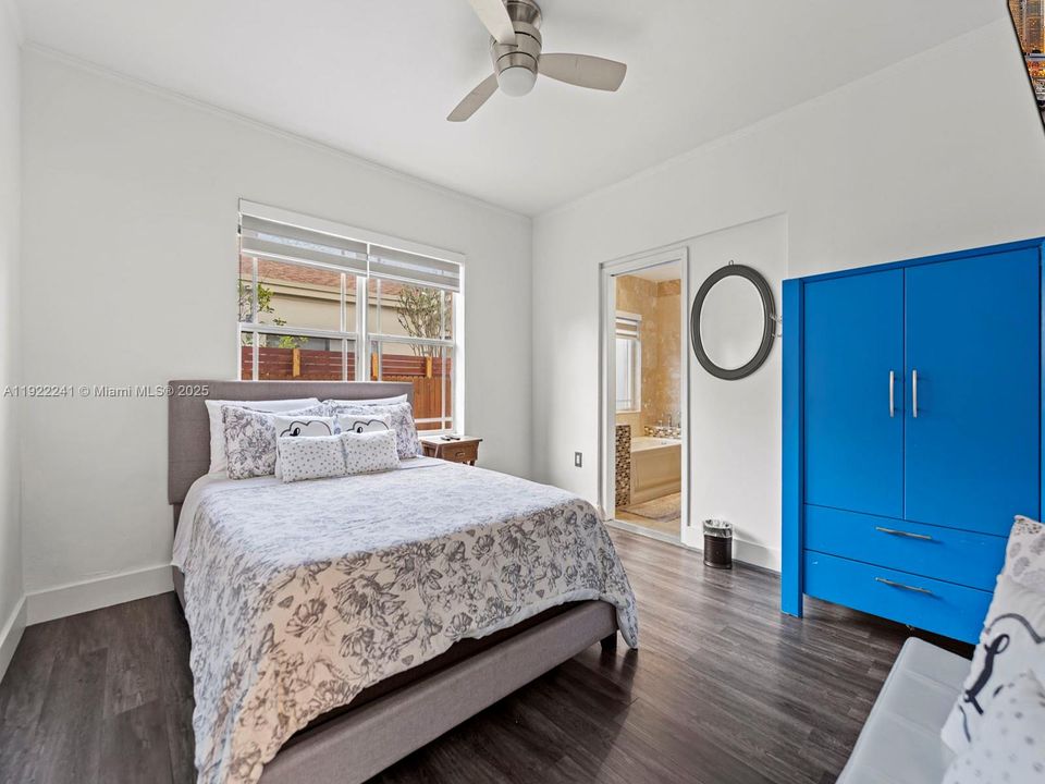 For Sale: $1,200,000 (4 beds, 3 baths, 2346 Square Feet)