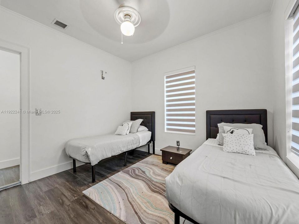 For Sale: $1,200,000 (4 beds, 3 baths, 2346 Square Feet)