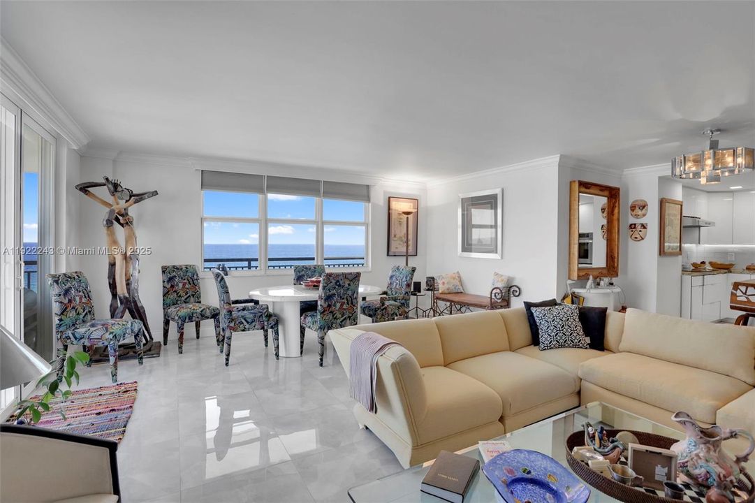 待售: $999,900 (2 贝兹, 2 浴室, 1330 平方英尺)