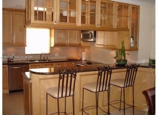 出租: $4,950 (3 贝兹, 2 浴室, 1609 平方英尺)