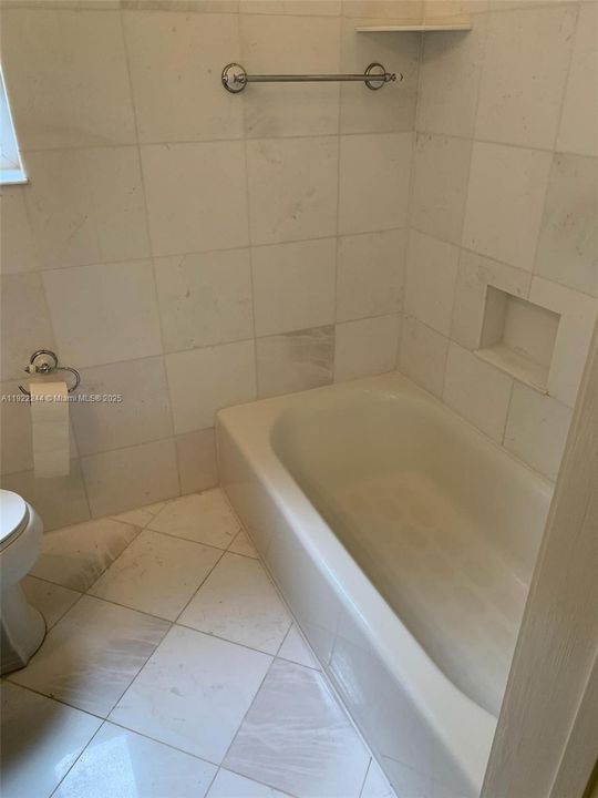 出租: $4,950 (3 贝兹, 2 浴室, 1609 平方英尺)