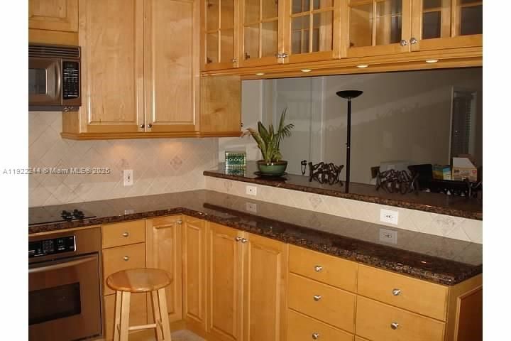 出租: $4,950 (3 贝兹, 2 浴室, 1609 平方英尺)