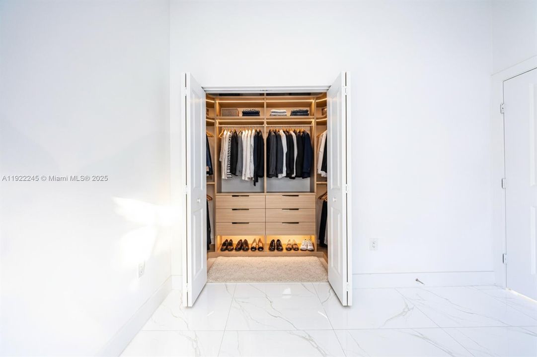 En Venta: $839,000 (4 camas, 3 baños, 0 Pies cuadrados)