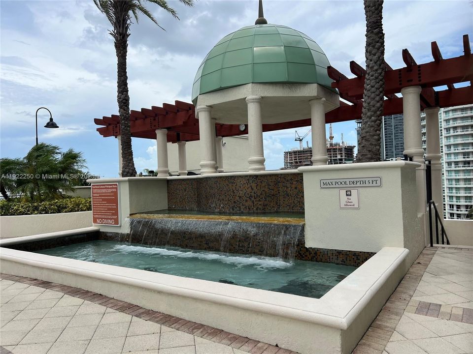 En Renta: $3,100 (2 camas, 2 baños, 1000 Pies cuadrados)