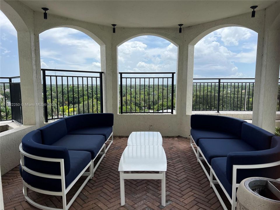 En Renta: $3,100 (2 camas, 2 baños, 1000 Pies cuadrados)