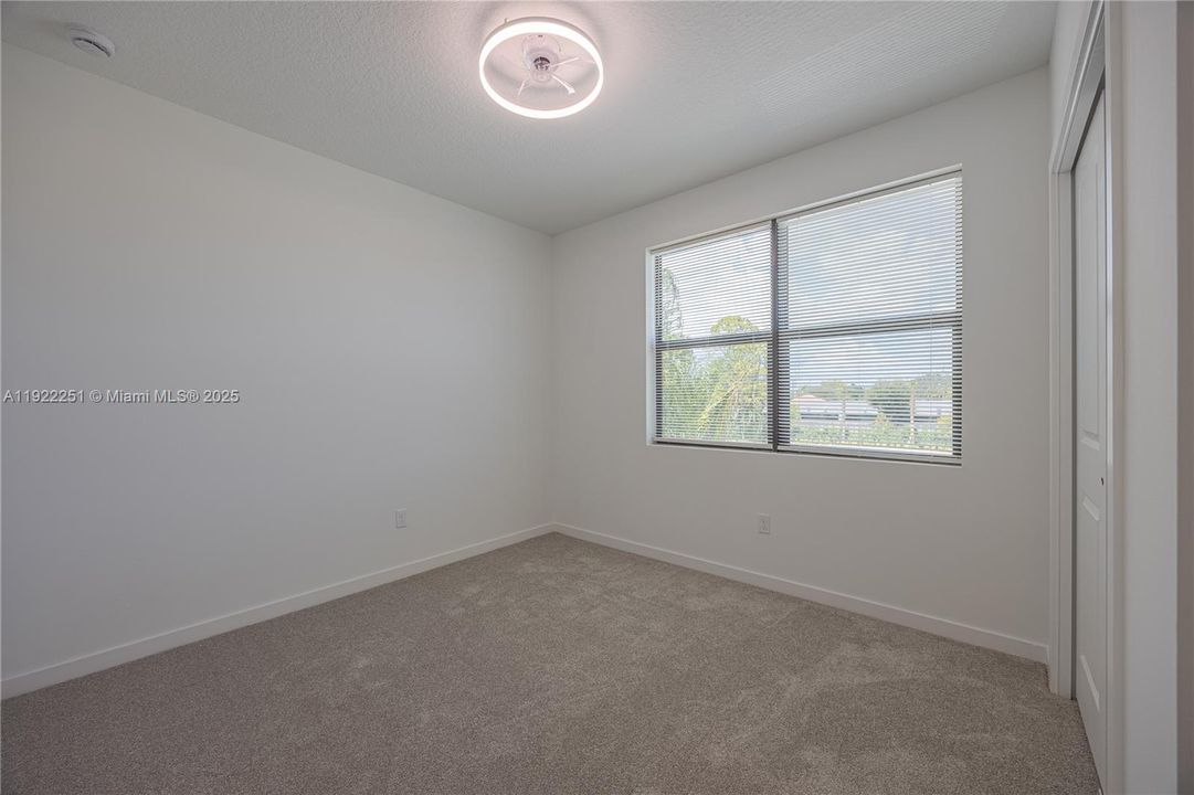 出租: $3,300 (3 贝兹, 2 浴室, 1579 平方英尺)