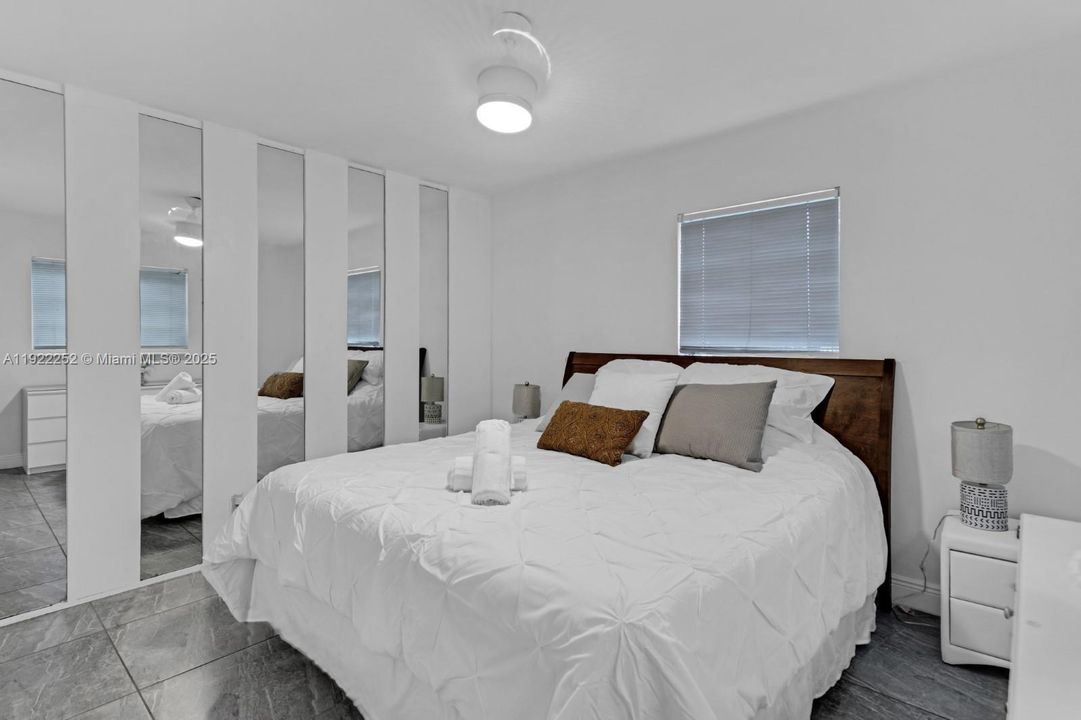 待售: $720,000 (4 贝兹, 3 浴室, 2156 平方英尺)