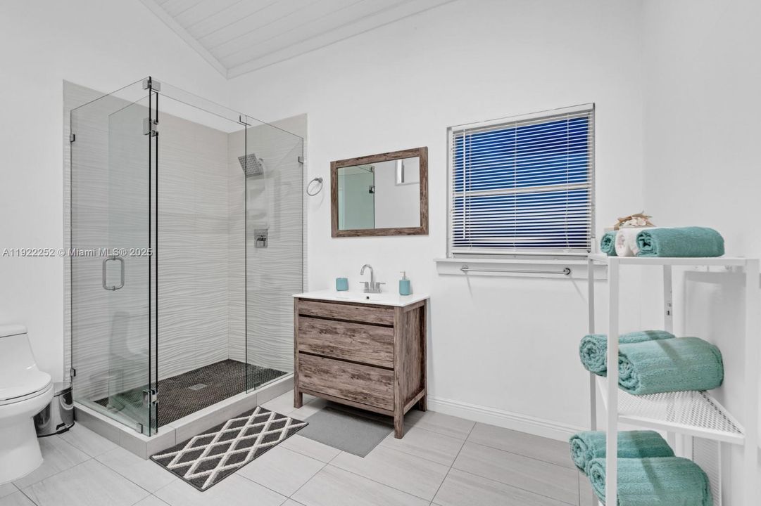 待售: $720,000 (4 贝兹, 3 浴室, 2156 平方英尺)