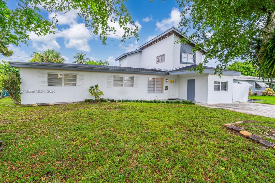 待售: $720,000 (4 贝兹, 3 浴室, 2156 平方英尺)