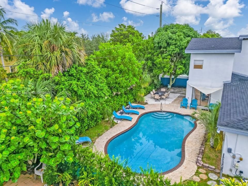 待售: $720,000 (4 贝兹, 3 浴室, 2156 平方英尺)