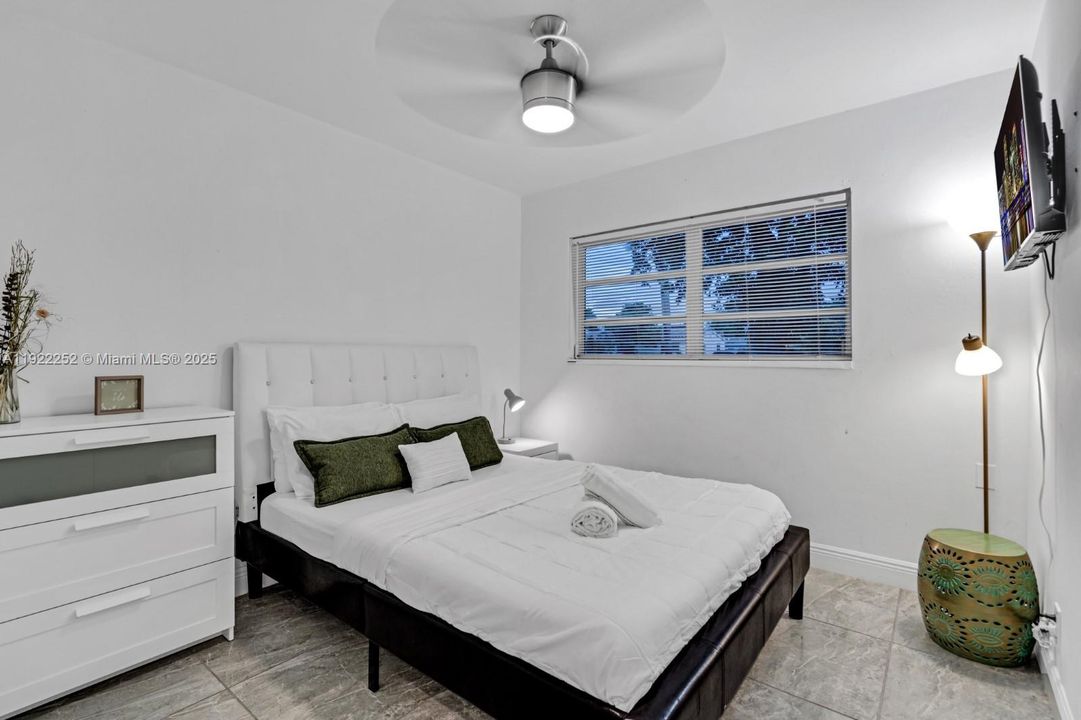 待售: $720,000 (4 贝兹, 3 浴室, 2156 平方英尺)