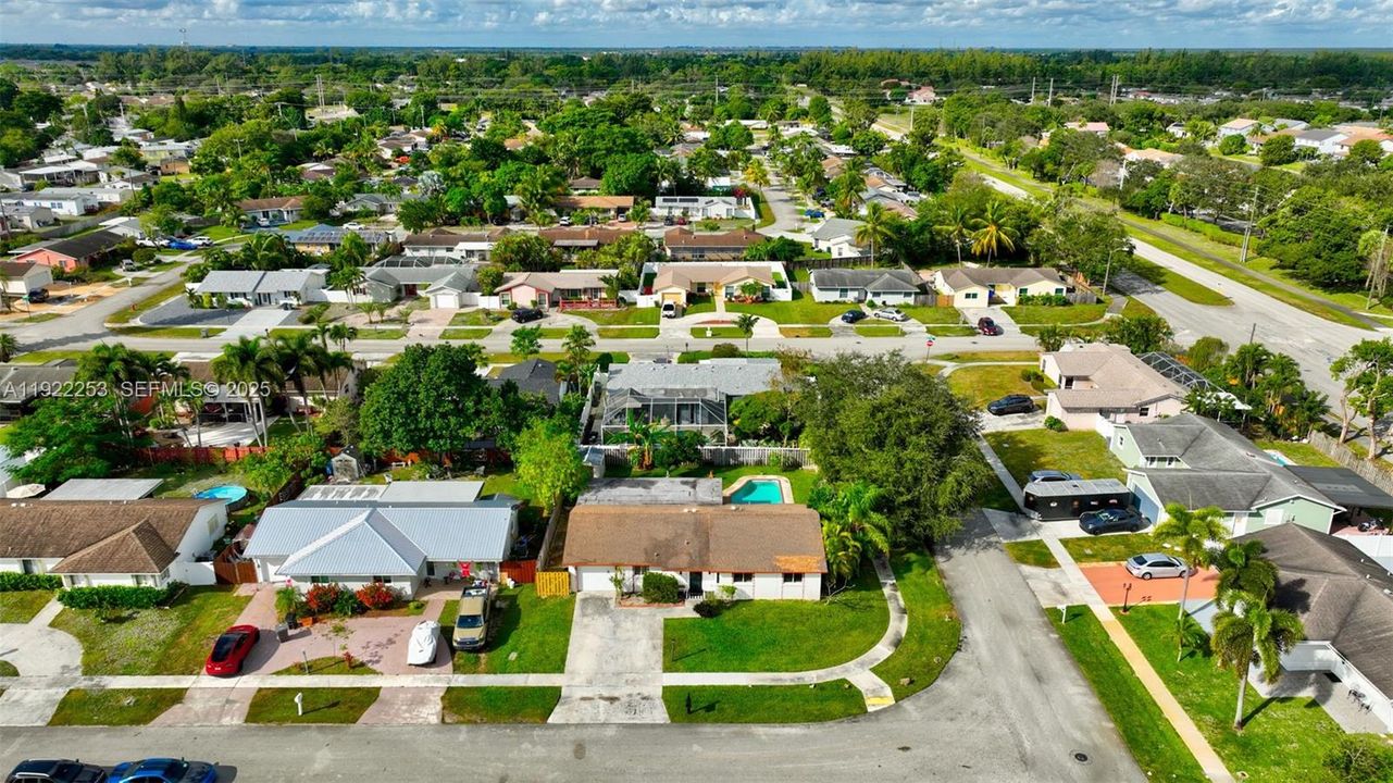 Под контрактом: $595,000 (3 спален, 2 ванн, 1527 Квадратных фут)